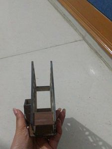 Tissue stand