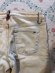 Tommy Hilfiger Distressed Light Wash Jeans