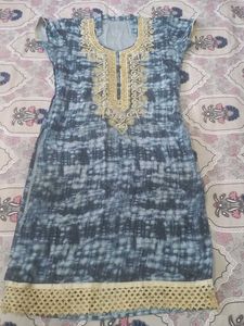 Stylish Grey Tie-Dye Kurta with Gold Embellishment