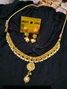 NECKLACE AND CHAIN