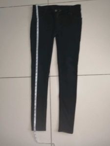 Classic Black Skinny Jeans