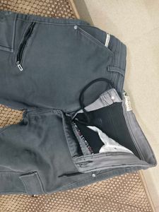 black cargo pant