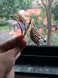Elegant Leaf Armlet