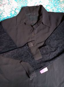 New Ladies Black top (tag is broken)