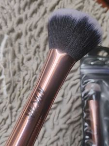 Nykaa Professional 4 Pcs Makeup Brush Set | 2 Foun
