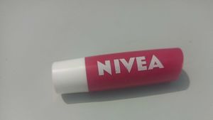 NIVEA Cherry Shine Lip Balm