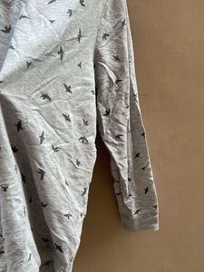 Gray V-Neck Bird Print T-Shirt