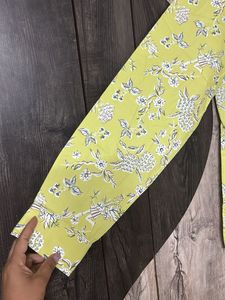Floral Print unisex Shirt