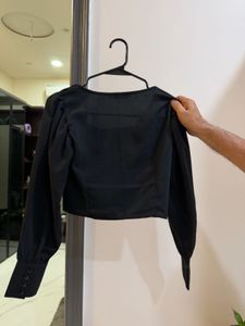 Chic Black Cropped Button-Up Blouse