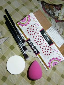 Eyeshadow Blending brushes, beauty blender, Bin