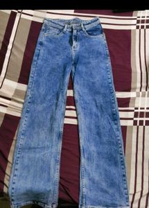 Declutter ALERT! 2 jeans for just 600