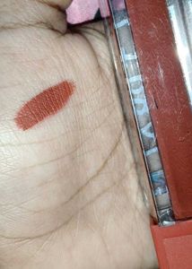 Huda Beauty Liquid Matte Lipstick