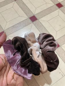 Velvet Scrunchie Set of 4