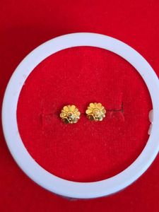 Beautiful Gold Flower Stud Earrings