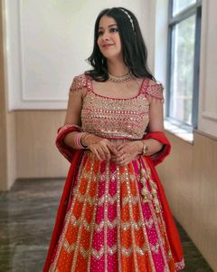 ❣️🧡Two-tone Lehenga Set with Resham Embroidery🧡