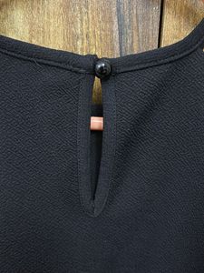 Chic Black Scalloped Halter Top