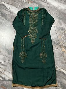 Elegant Emerald Kurta with Gold Embellishments