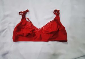 Red Lace Detail 😍