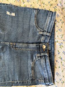 H&amp;M Distressed High-Waisted Jeans