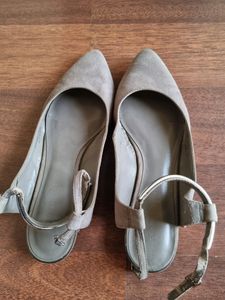 Preloved Set 2 Charles&amp;Keith Melange Flats Sandal