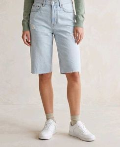Light Wash Distressed Denim Capri