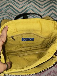 Chic Yellow &amp; Black Herringbone Crossbody Bag