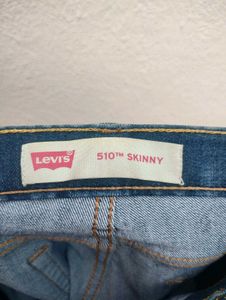 👖Levi's Versatile Navy Denim