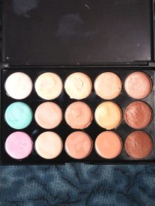 Angelic 15 Shades Concealer Pallet