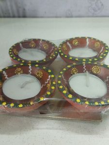 A Set Of 4 Fancy Diyas