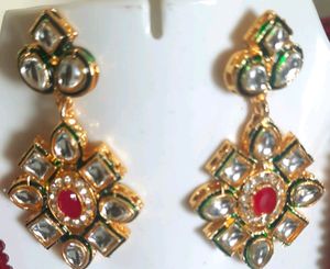 Beautiful crystals mala with wonderful locker and earrings....Awsm quality 👌 ❤ 😍 my hand made jewellery collection 😍