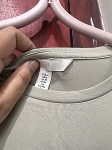 Direct Buy🌱- H&amp;M Rapid Dry Basic T-Shirt
