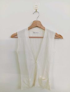 Chic White Sleeveless V-Neck Vest