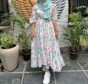 Flowy Floral Print Maxi Dress