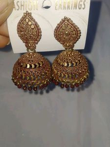 Maroon Jhumka
