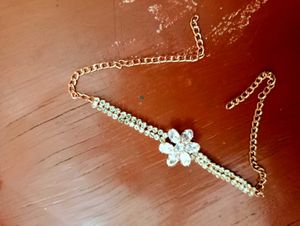 Elegant Snowflake Charm Bracelet