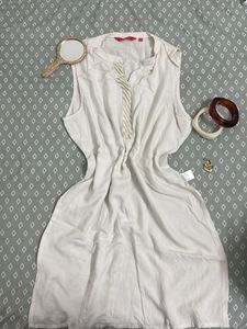 Elegant White Sleeveless Kurta