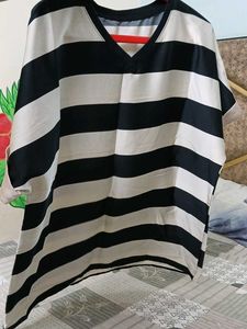 Chic Striped V-Neck T-Shirt xxl