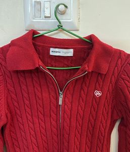 Chic Red Cable Knit Zipper Sweater