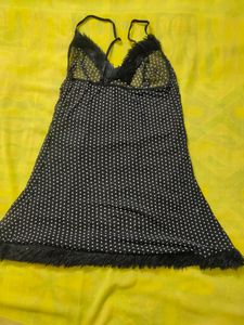 Price drop 1000 Beautiful Black with white dots