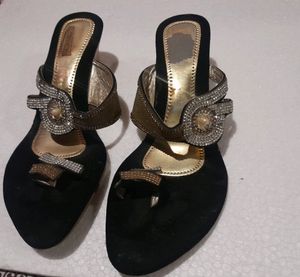 Black Golden Sandle