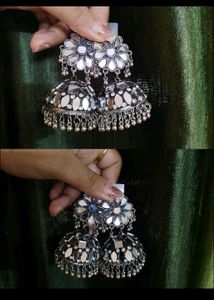 Assorted jeweleries
