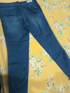 Stylish Blue Denim Jeans with Side Stripe