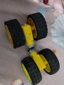 set of 2 gear moters with 4 wheel