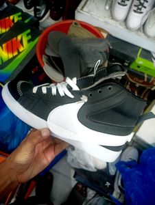 Nike mid blazer black