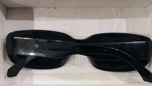 Stylish Black Sunglasses Set