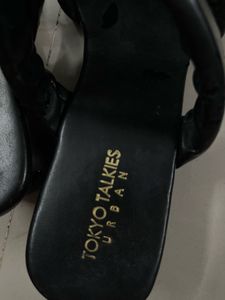 Chic Black Block Heel Slides