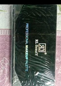 RL Beauty Versatile Makeup Palette with Eyeshadows