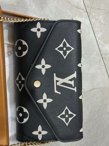 louis vuiton ( first copy )sling  bag
