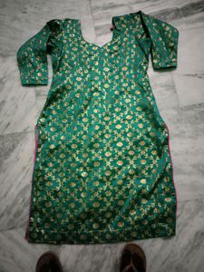 A Banarasi Silk Kurti salwar With Dupatta