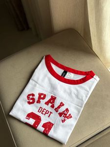 H&amp;M White &amp; Red Graphic T-Shirt
